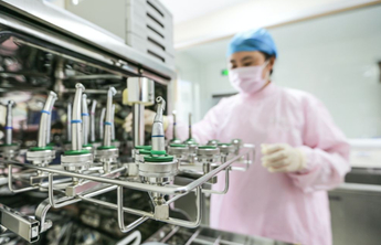 吃嘛嘛香！日照的他一天“长”出半口新牙！