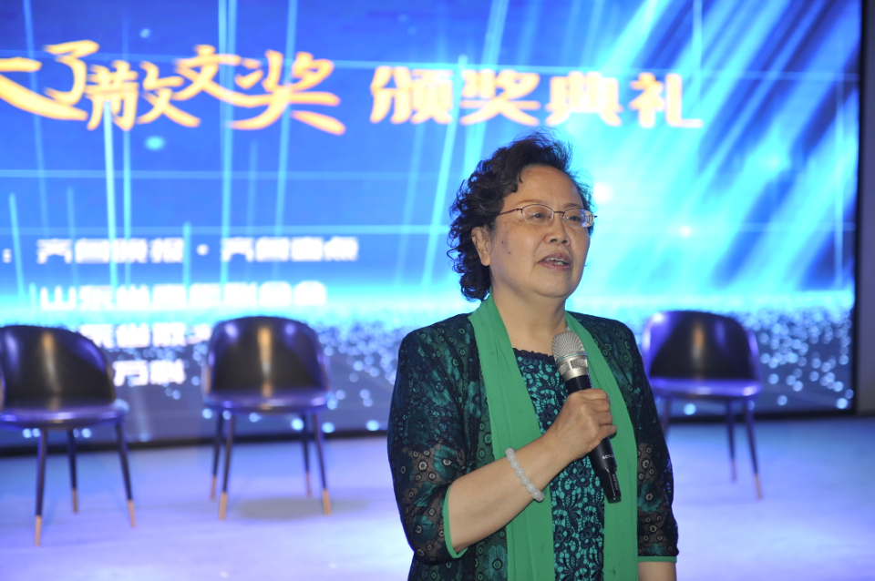 李掖平点评青未了散文奖作品实录：文学值得让人敬畏