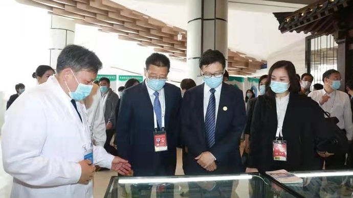 博鳌看中医③｜国家中管局副局长孙达视察山东省中医院中医体验区