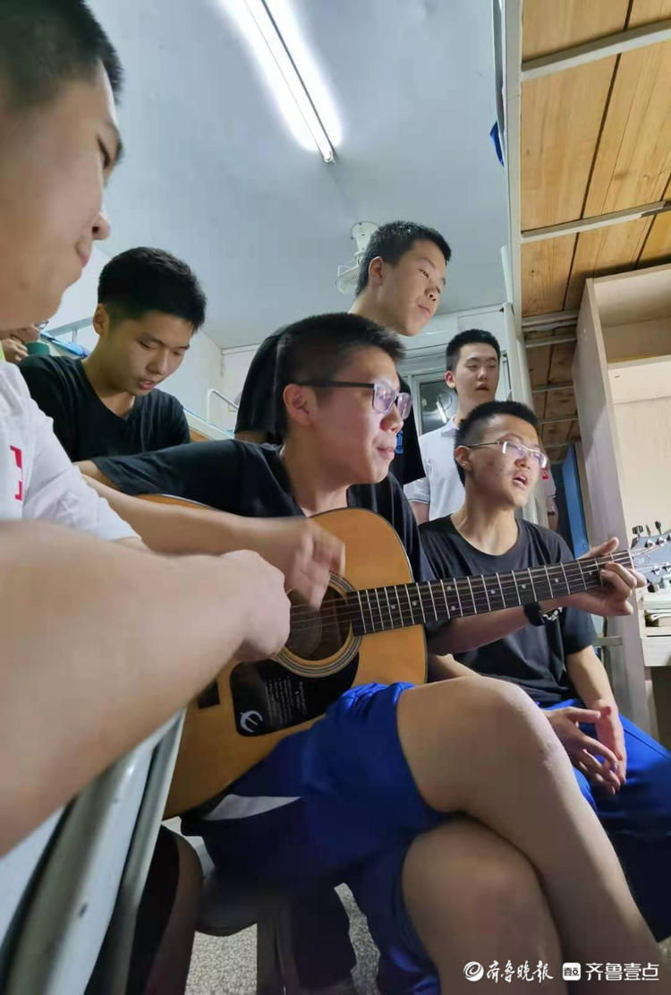 谢谢老师三年的教诲，我爱你们！济南一中高三学子为老师送祝福！