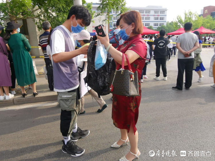 “1点多才睡，6点就醒了…”德州一考生家长很激动