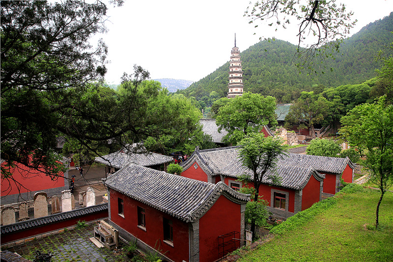 美景山東靈巖寺海內四大名剎之首