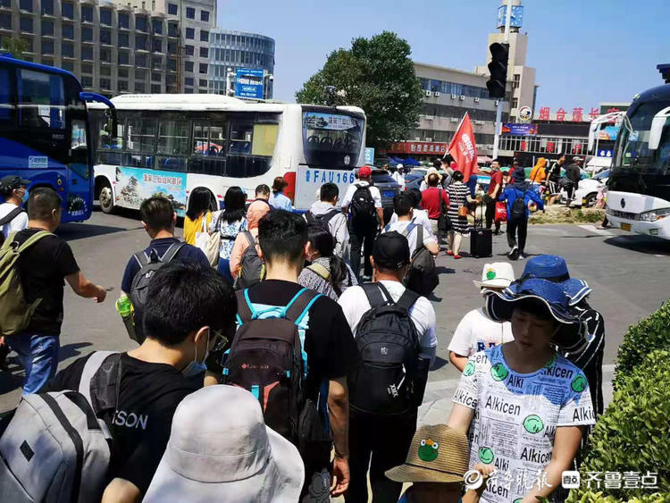 顺利登船！百位壹粉开启轻松愉快的海上航行之旅