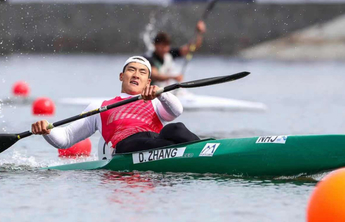 因身体条件优势被选中，15岁时张冬身高已经1米85