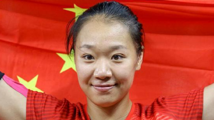 一屋俩冠军！刘诗颖:在巩立姣床上坐了会儿，沾沾喜气