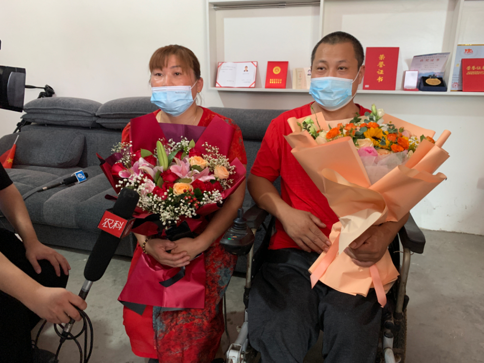 放鞭炮庆祝，枣庄姑娘孙梦雅奥运夺冠！父亲激动流泪