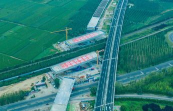 空中“华丽转身“！京台高速泰枣段上跨京沪铁路立交桥转体成功