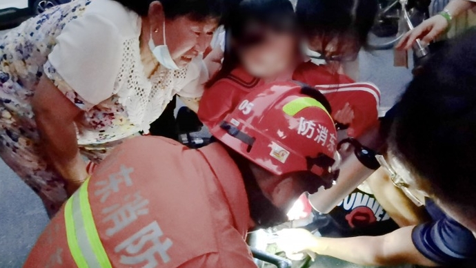 爱在济宁 | 儿童脚卡电动车哇哇哭 北湖消防紧急救援