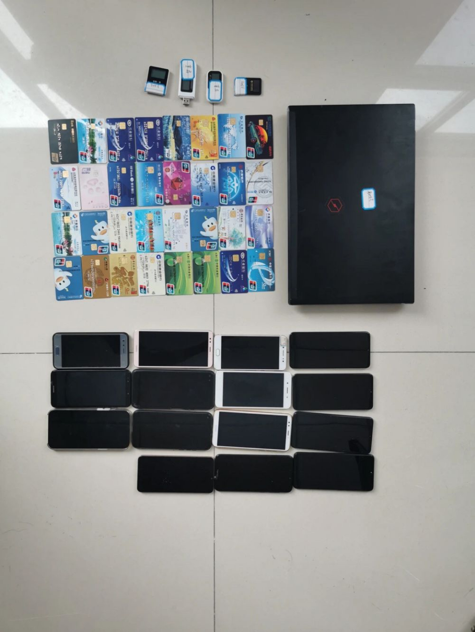 涉案流水超2亿，26人被捕，男子网上博彩被骗牵出倒卖银行卡案