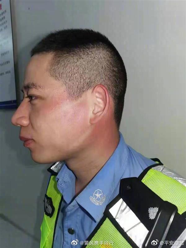 凡人歌冲上热搜烟台民警的口罩脸真帅