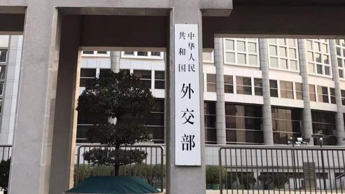 8月10日,外交部发言人发表谈话,宣布中方决定召回驻立陶宛大使,同时