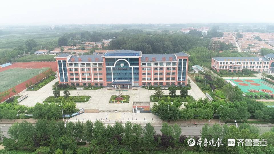 飞阅校园 | 日照山海天旅游度假区龙山路小学：用诗意滋润校园