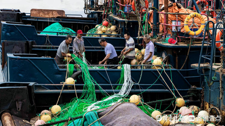 要开海了，上百只渔船整装待发