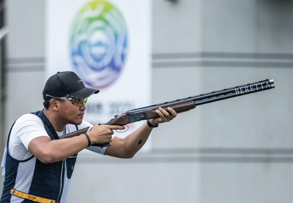 射击三金到手山东组合韩旭魏宁获得飞碟双向混合团体金牌