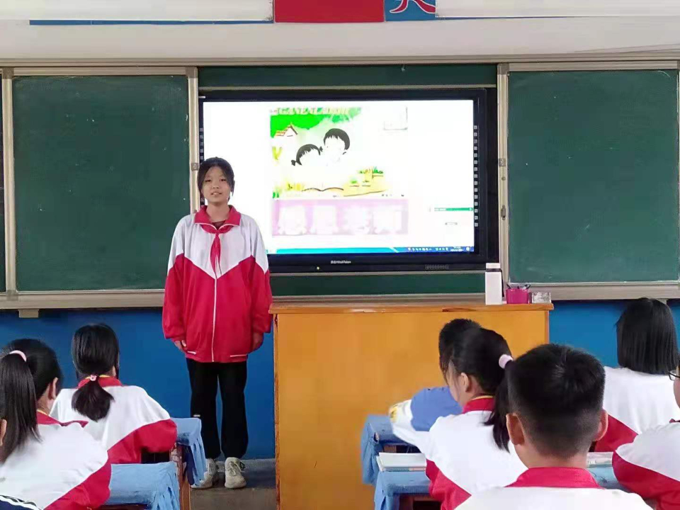 东昌府区张炉集镇中心小学开展“老师，我想对您说”教师节活动