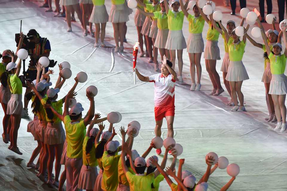 第十四届全运会开幕！苏炳添领衔，杨倩点燃主火炬