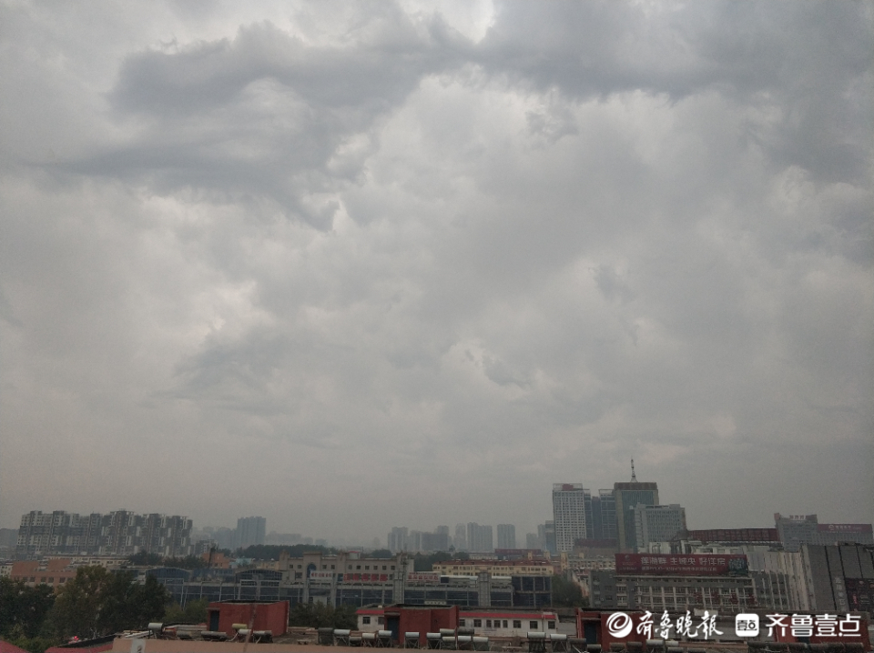 聊城三预警齐发，短时强降雨后城区部分路段积水