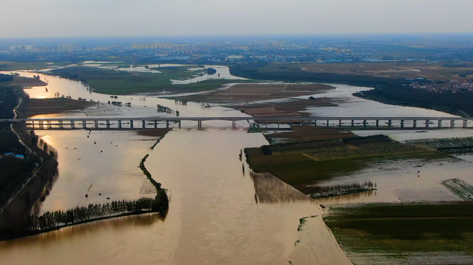 果然视频丨直击德州行洪：村民24小时巡堤，查渗防漏保安全