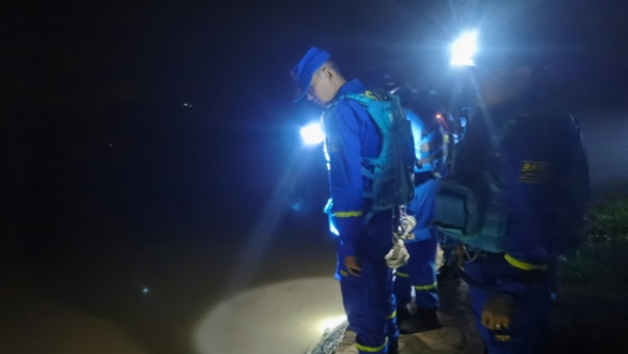 直播济南|壹点记者跟蓝天救援队志愿者夜巡黄河！