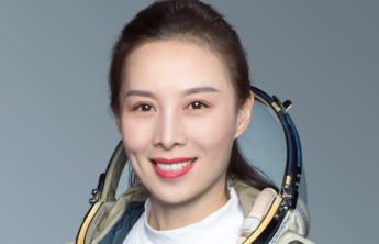 王亚平再问苍穹①：你好，烟台姑娘！