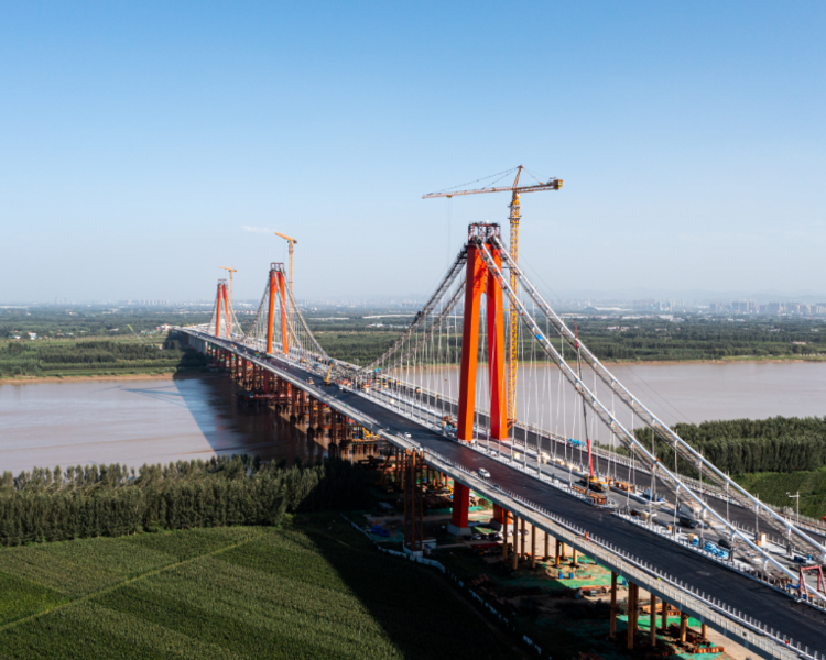 10月21日，中共济南市委、济南市人民政府印发《济南市黄河流域生态保护和高质量发展规划》，《规划》明确，到2030年，济南打造成为黄河流域生态保护示范标杆和高质量发展核心增长极。