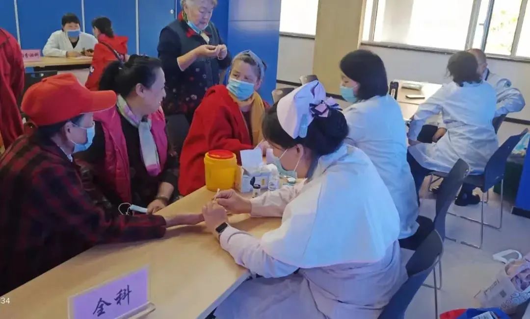 济南市民族医院参加“双报到”社区服务义诊活动