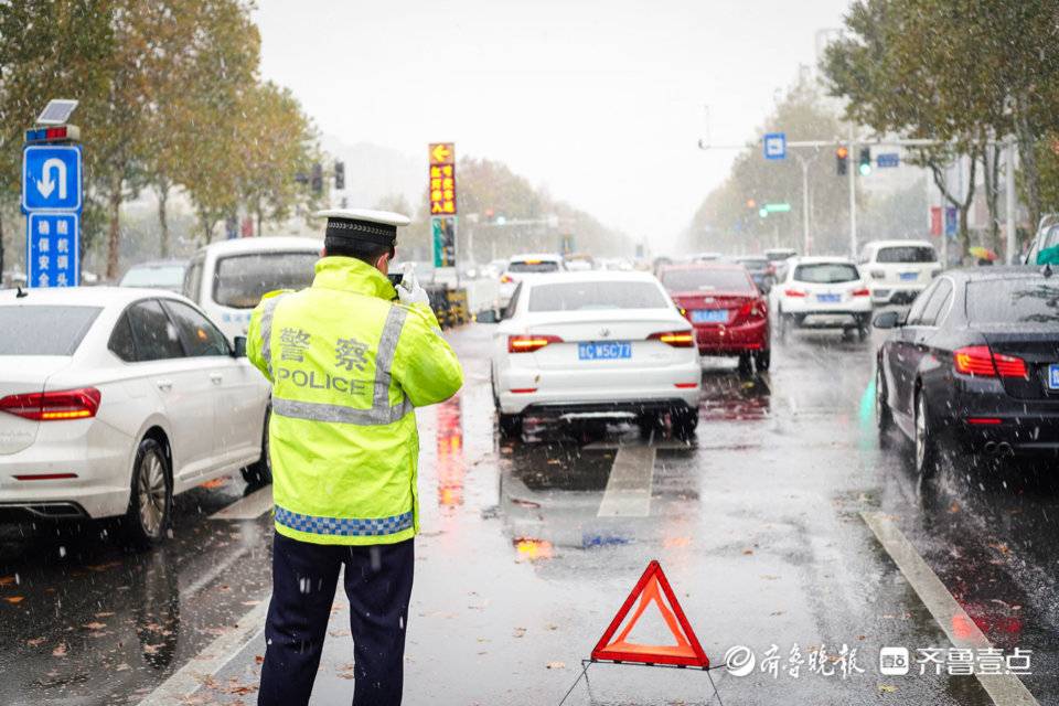 今冬第一场雪！张店交警启动恶劣天气交通应急预案