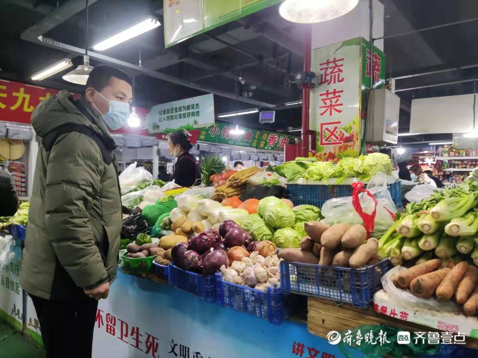 直击水城新冬暴雪：道路泥泞难行，“菜篮子”正常供应