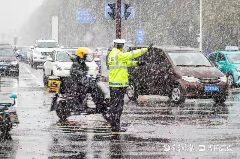 淄博公安交警：全力保障雨雪天气道路交通安全畅通