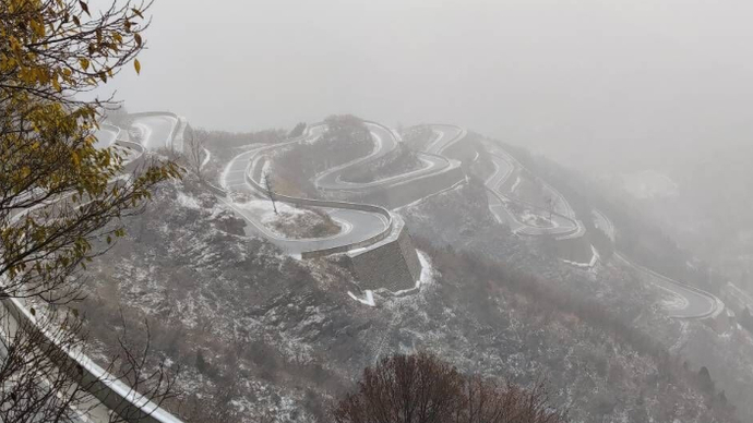 果然视频|当立冬遇到初雪，听听仰天山雪落的声音