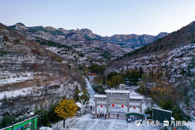 壹点图集｜金幕银装，晨曦中的雪后淄博潭溪山美若仙境