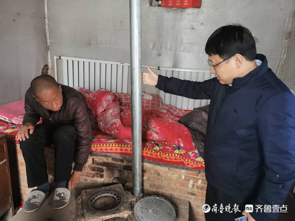 冠县北馆陶镇：党员干部冒雪走访 确保群众温暖安全过冬