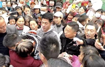 孙海洋携子回湖北老家，78岁奶奶盼回了朝思暮想14年的孙子！