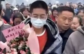 14年后，孙海洋带“亲爱的小孩”回湖北老家探望爷爷奶奶