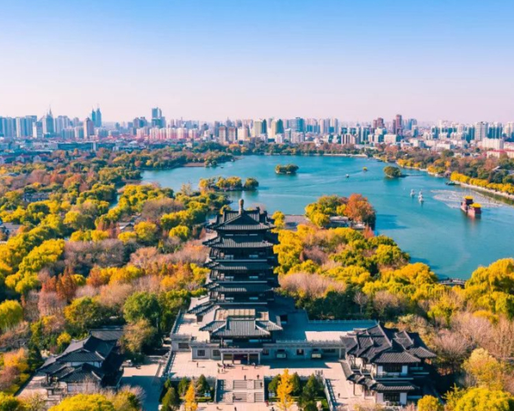 12月10日，济南市委市政府召开新闻发布会，介绍济南1-11月生态环境保护工作情况。