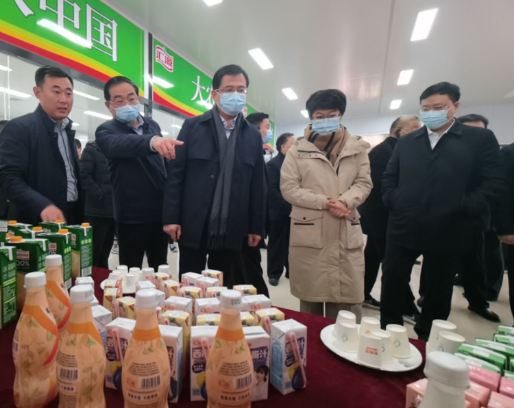12月15日上午，聊城全市高质量发展现场观摩会开始，8个县（市、区）和3个市属开发区的66个重点项目接受全市“检阅”。