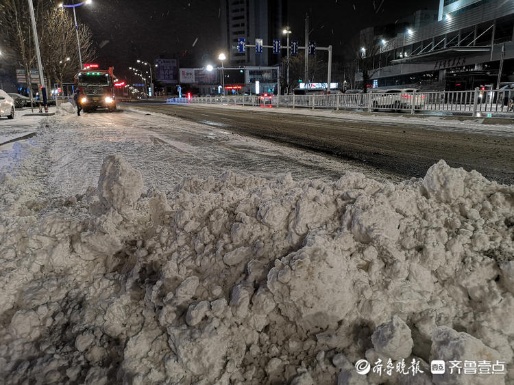 图集|火力全开！“雪窝”再度上线，烟台全力应对风雪