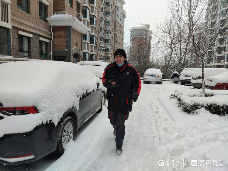 图集|烟台，大雪天里的劳动者