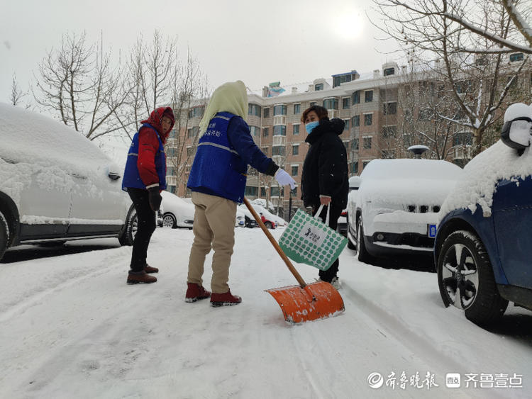 图集|烟台，大雪天里的劳动者