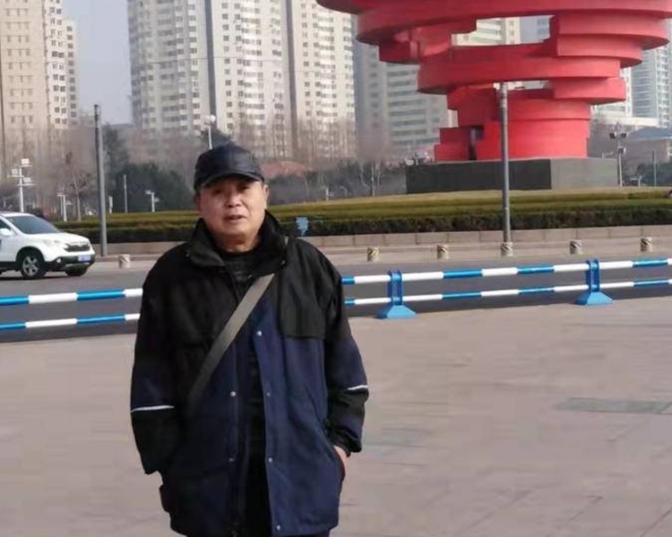 东北退休教师来山东旅游，10天的时间，山东人的热情实在给他留下了深刻的印象，让他直呼：山东人太好了。