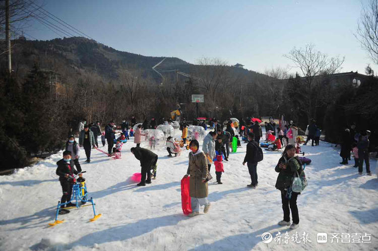 情报站济南南部山区一景点新增滑雪项目游客撒欢玩雪不亦乐乎