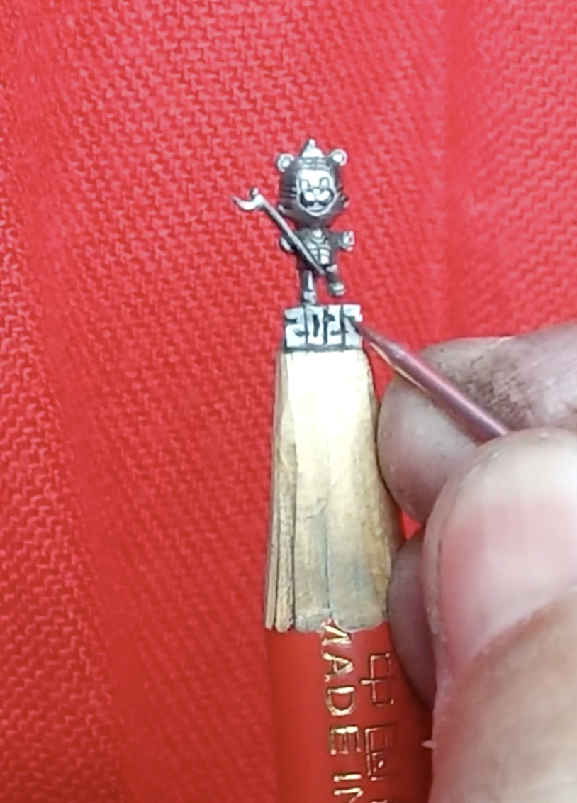 青年说｜铅笔芯上雕镂空老虎，山东90后美术老师走红