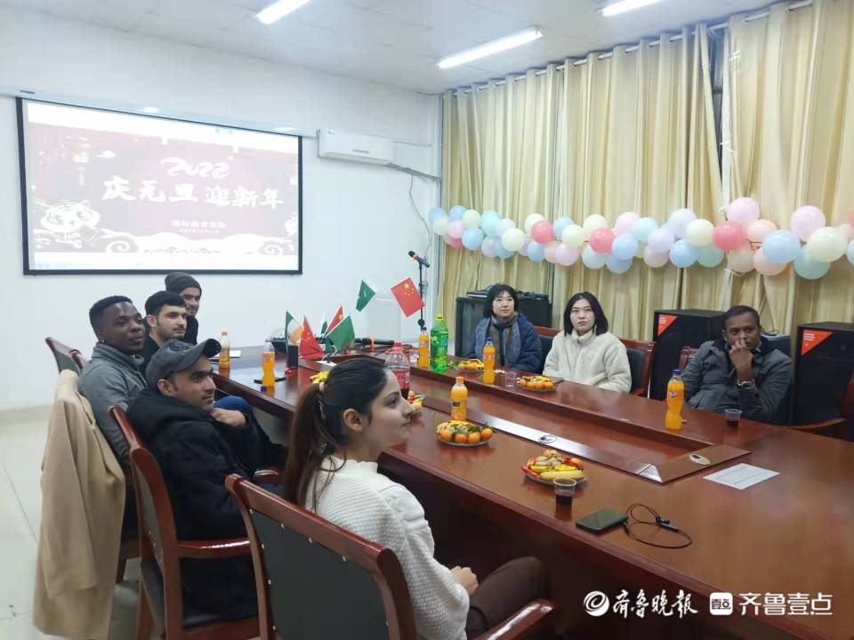 济宁医学院国际教育学院举办“迎元旦、庆新年”茶话会