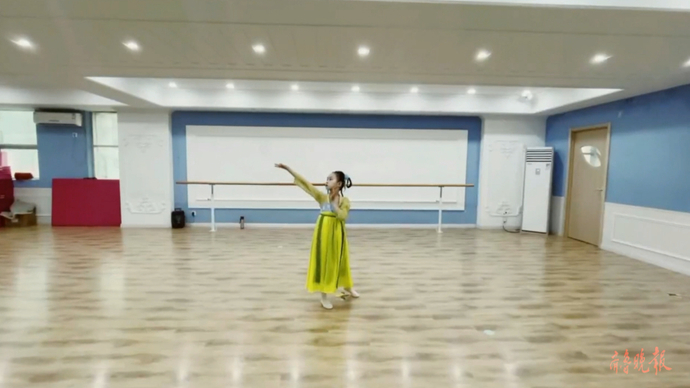 端上春晚|济南市历城区实验小学：舞蹈《有位姑娘》