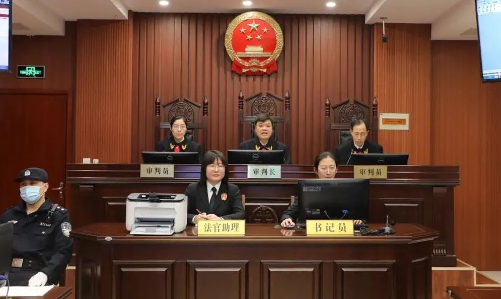 台儿庄古城管委会原党组书记王广金受贿案一审公开开庭