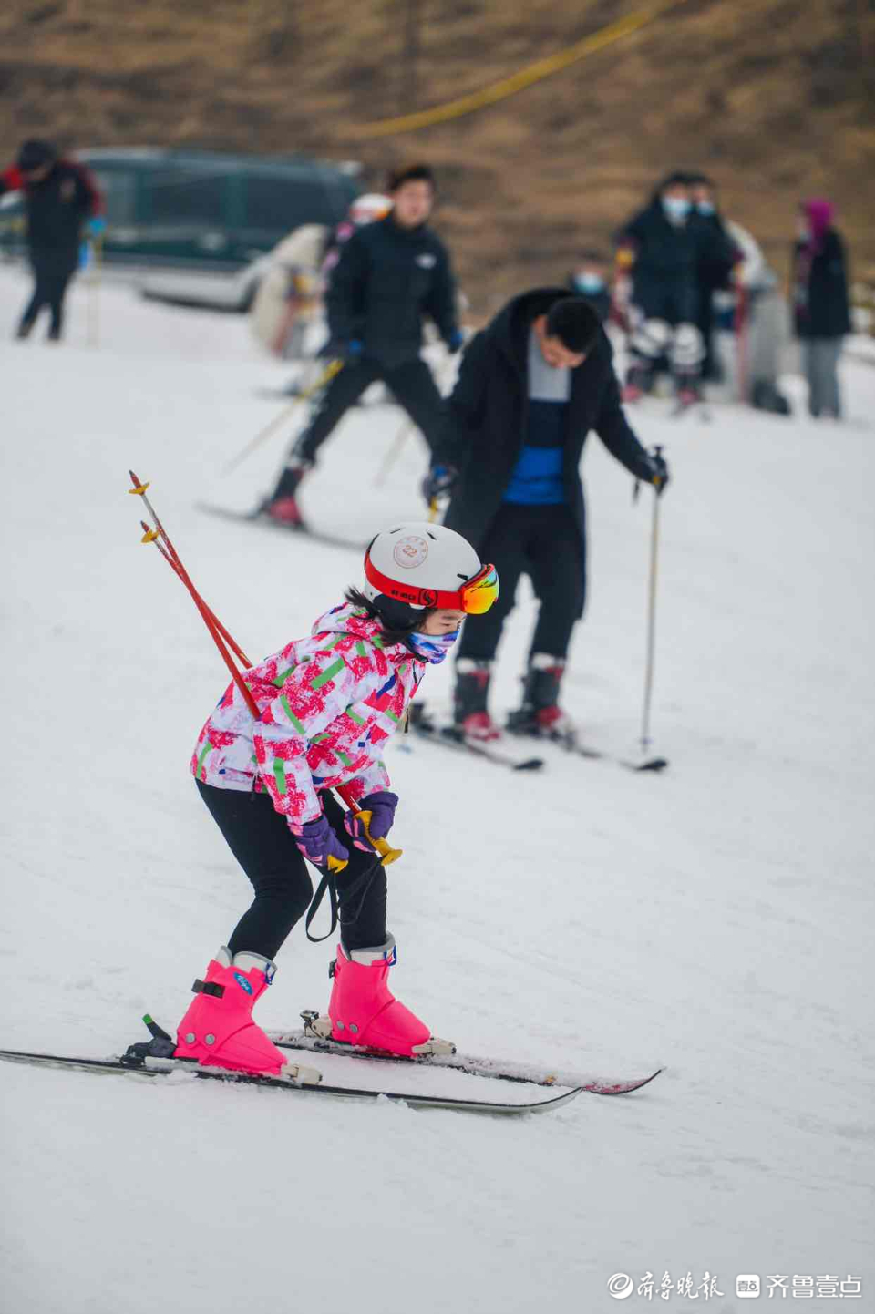 情报站|冬奥临近，冰雪运动升温！泰安一滑雪场热闹非凡