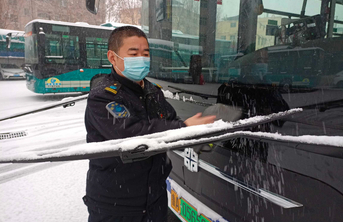 情报站|致敬！济南公交车司机风雪无阻，他们出车前做了这些准备