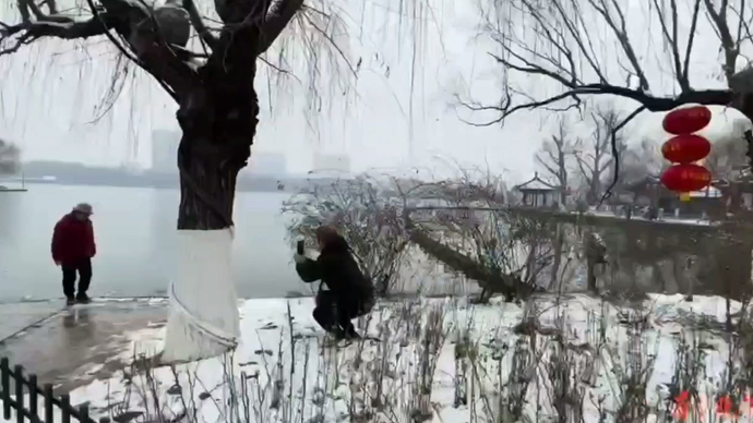 果然视频｜瑞雪兆丰年，雪后的济南大明湖美如画