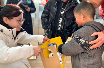 送礼物之外还将提供技能培训，招远、海阳“新年心愿”礼物全送到