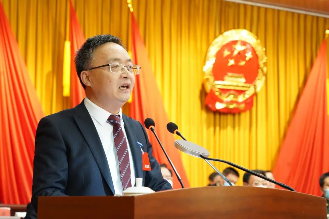 周鹏飞当选为泰山区人民政府区长-齐鲁晚报·齐鲁壹点